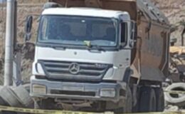 Turgutlu’da kum ocağında kamyonun altında kalan bir kişi haytını kaybetti