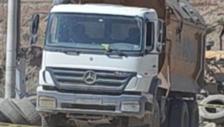 Turgutlu’da kum ocağında kamyonun altında kalan bir kişi haytını kaybetti
