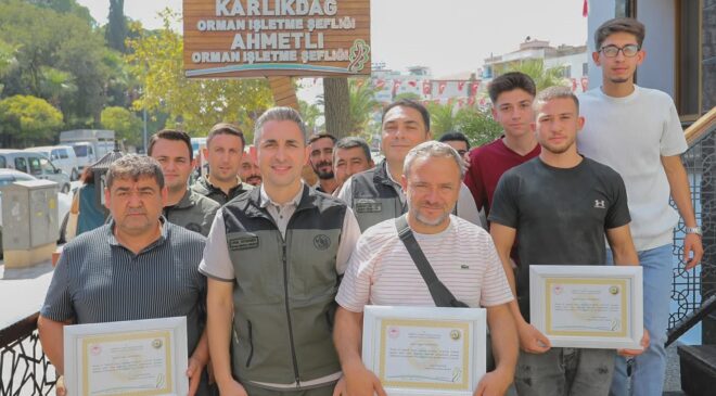 Turgutlu’daki yangın kahramanlarına teşekkür plaketi