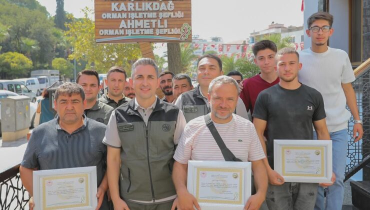 Turgutlu’daki yangın kahramanlarına teşekkür plaketi