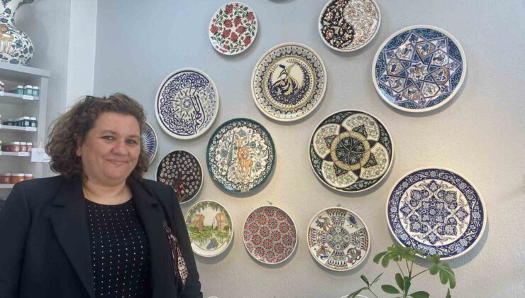 Üzümden ilham aldı, çini atölyesi açtı