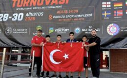 Yunusemre’nin güreşçileri Malatya’dan madalyalarla döndü