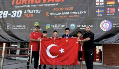 Yunusemre’nin güreşçileri Malatya’dan madalyalarla döndü