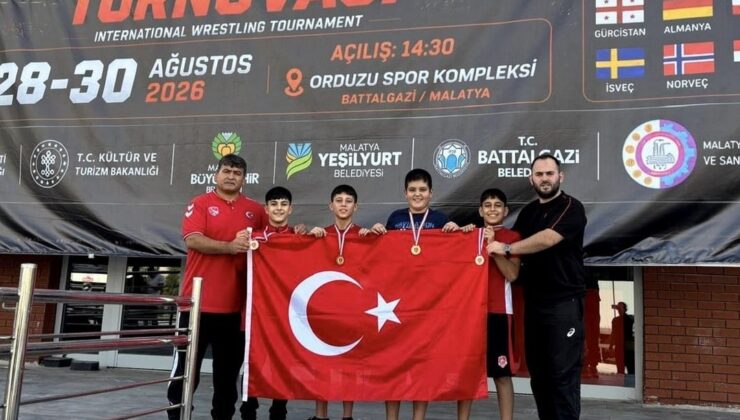 Yunusemre’nin güreşçileri Malatya’dan madalyalarla döndü