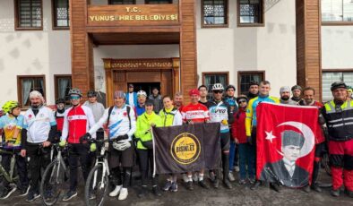 Cumhuriyet için 103 kilometre pedal çevirdiler