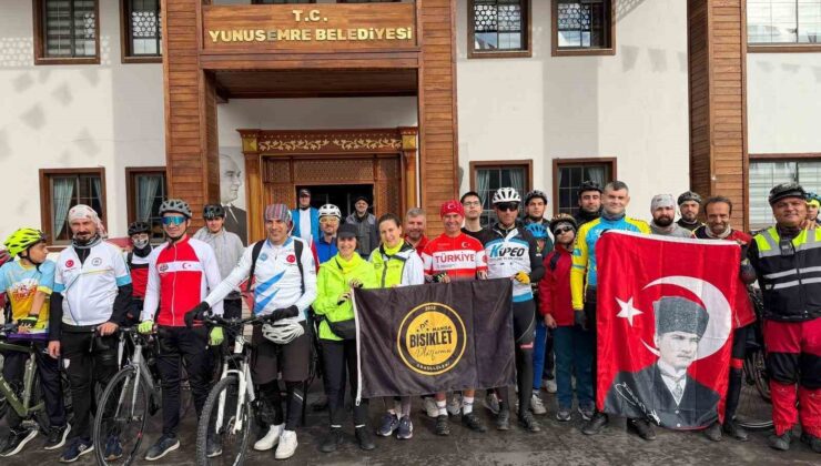 Cumhuriyet için 103 kilometre pedal çevirdiler