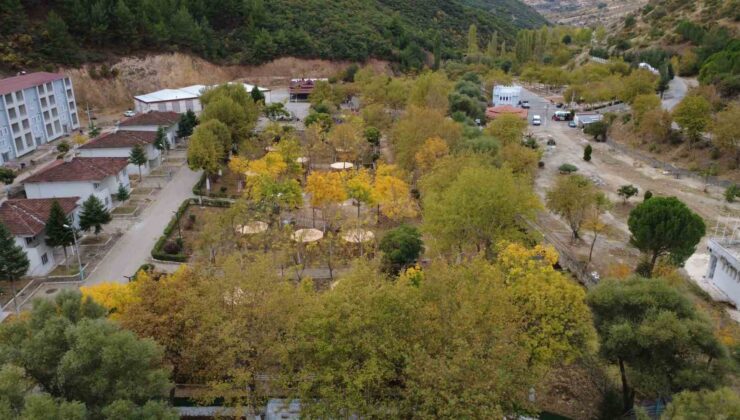 Demirci’de sonbaharın renk cümbüşü havadan görüntülendi