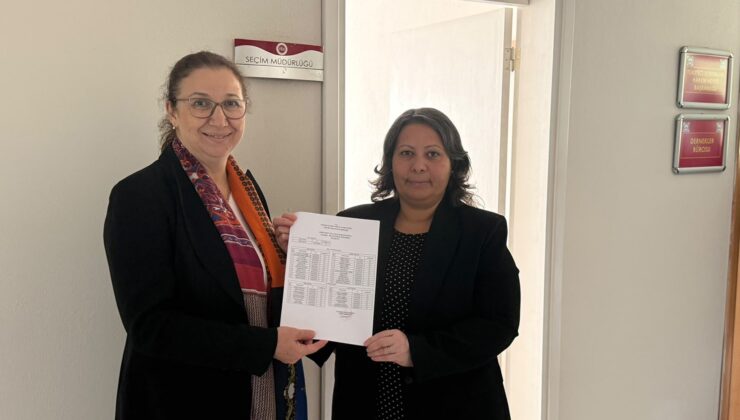 Esen Çınar ve yönetimi mazbatasını aldı