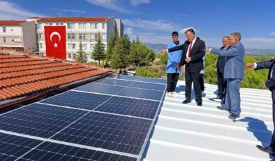 Gördes’in güneşi okula enerji vermeye başladı