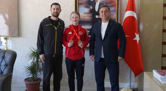 İl Müdürü Öztürk’ten Avrupa Şampiyonu Nurbade Büber’e ödül