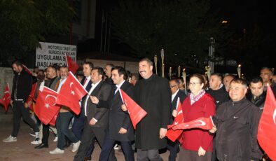 Kula’da Cumhuriyet Bayramı etkinlikleri fener alayıyla sona erdi