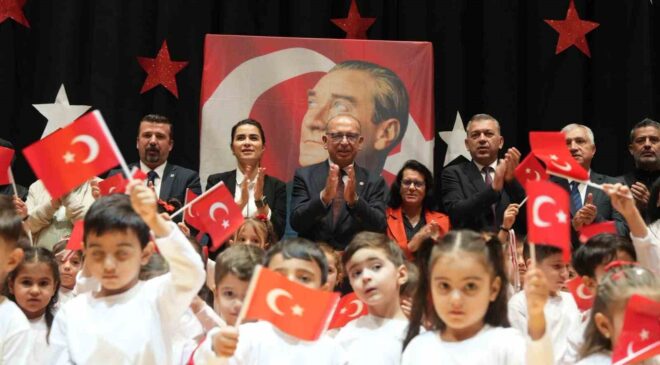 Miniklerden Cumhuriyet Bayramı’na renk katan gösteri