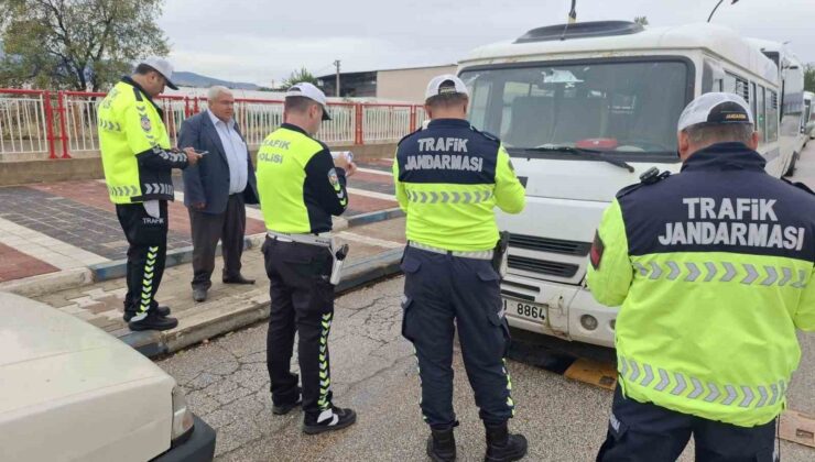 Öğrencilerin güvenli ulaşımı için servis araçları mercek altına alındı