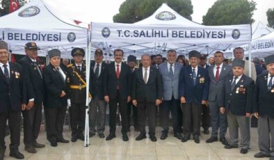 Salihli’de Cumhuriyet coşkusu başladı