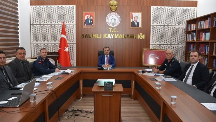 Salihli’de metruk yapılara yönelik çalışmalar masaya yatırıldı