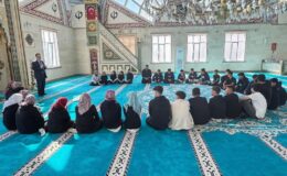 Selendi’de gençler cami çatısı altında buluştu
